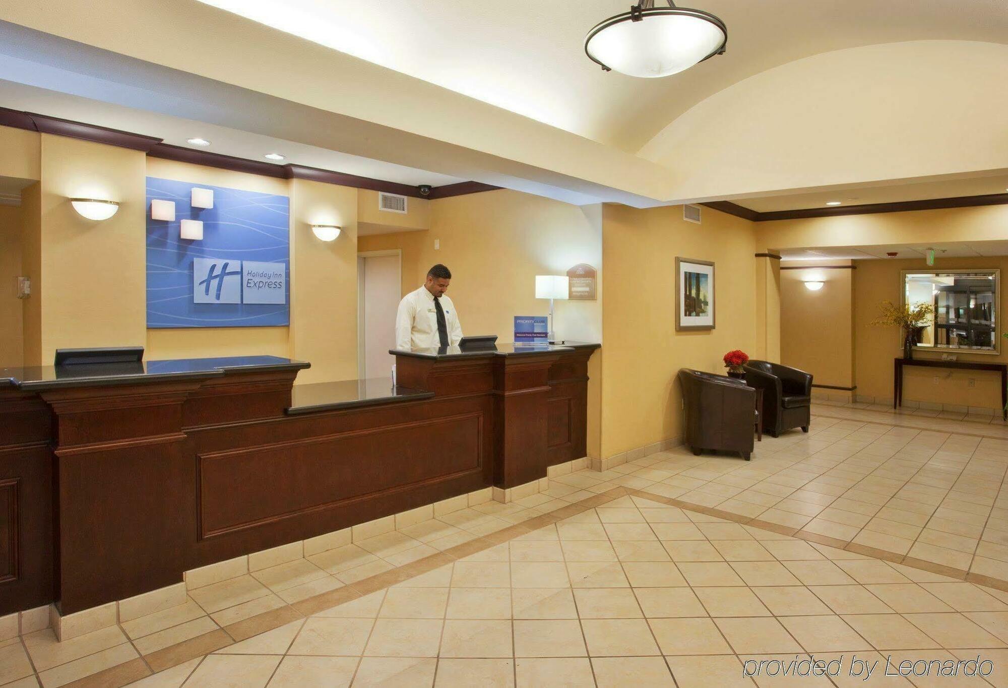 Holiday Inn Express Fresno River Park Highway 41 By Ihg Beltér fotó